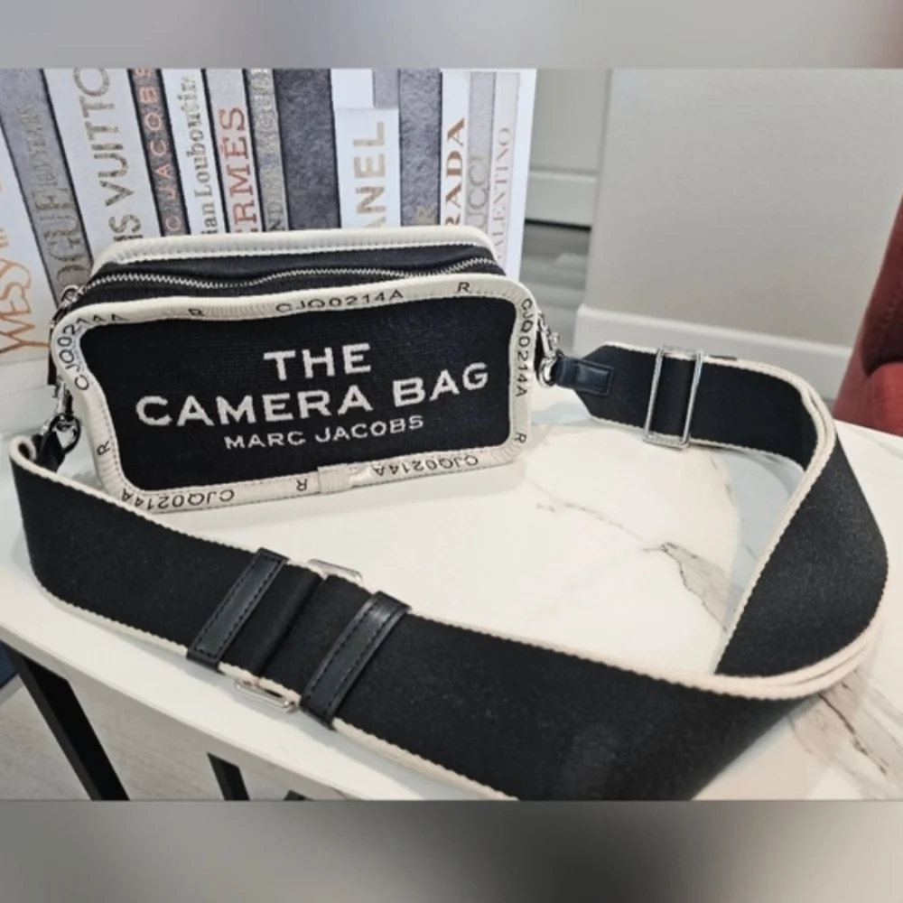 🖤 Marc Jacobs Jacquard Camera Bag Black & Cream Canvas Adjustable Crossbody 🖤
